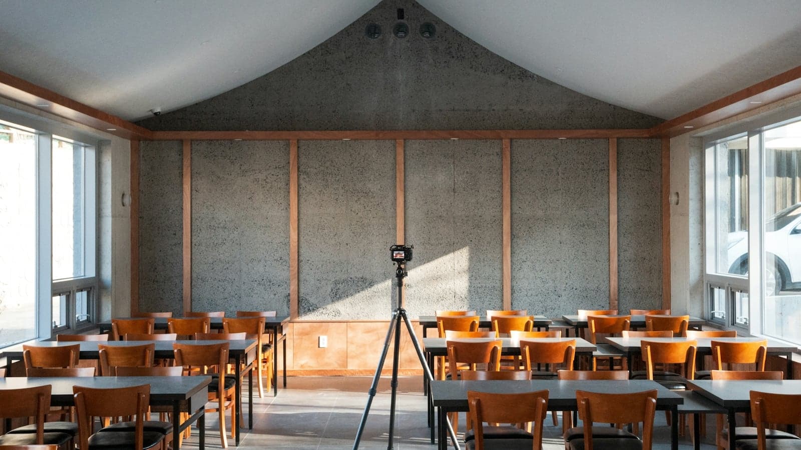 Lecture capture at Irish universities: what gets recorded