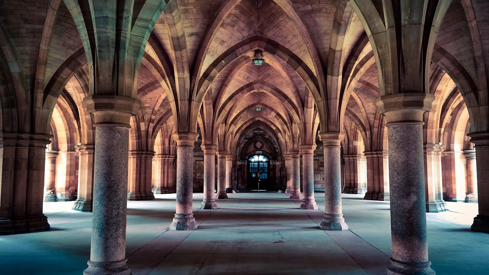 How to keep up on a one-year taught master's in the UK